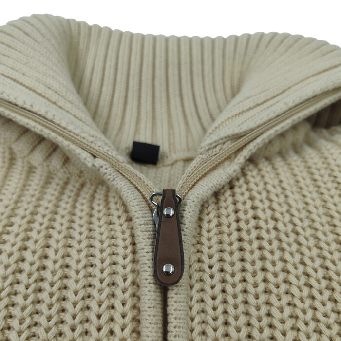 Neulepaita musta/beige koko L, Troyer - Image 2